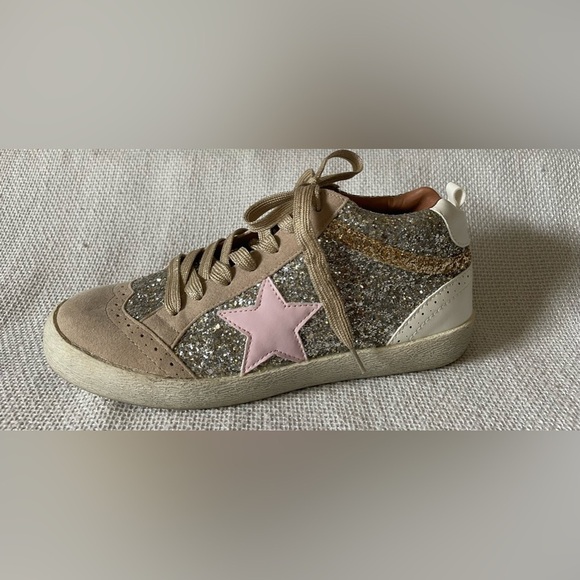 Mi.iM light gold sneakers with pink heart - Picture 9 of 12